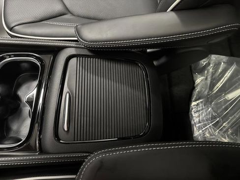 New 2026 Chrysler Pacifica Limited w/ Trailer Tow Group image 21