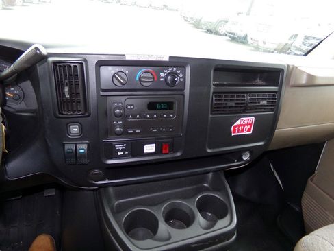 Used 2007 GMC Savana 3500 image 74