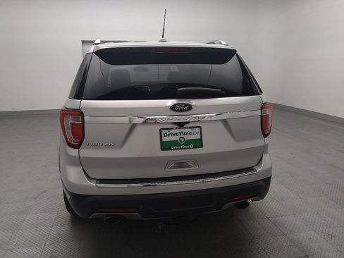 Used 2018 Ford Explorer Limited w/ Equipment Group 301A FWD image 6