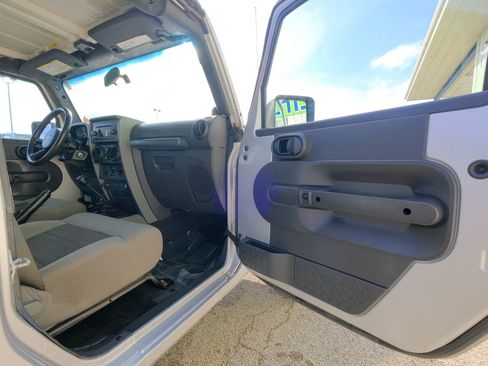 Used 2010 Jeep Wrangler Unlimited Sport image 16