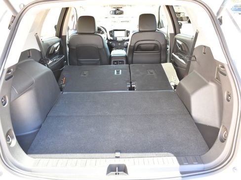 Used 2024 GMC Terrain SLT w/ Infotainment Package II AWD/4WD image 11