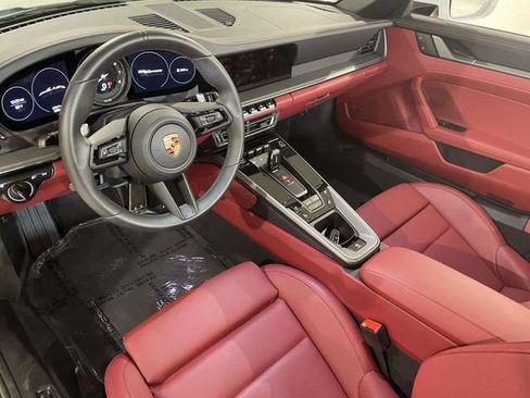 Certified 2023 Porsche 911 Carrera RWD image 4