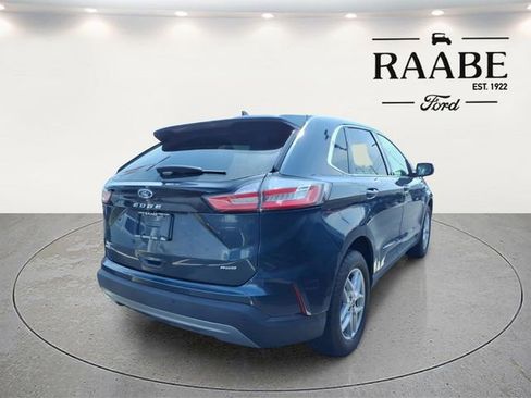 Used 2024 Ford Edge SEL w/ Convenience Package image 11