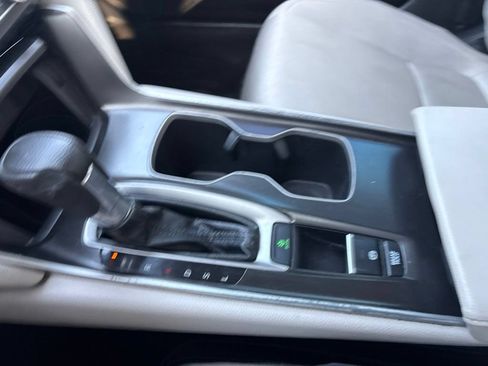 Used 2018 Honda Accord LX image 24