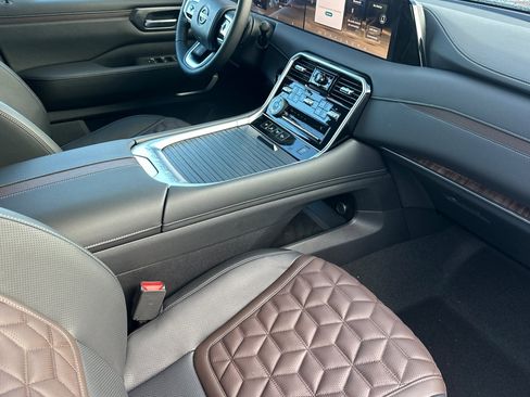 New 2026 Nissan Armada Platinum image 20