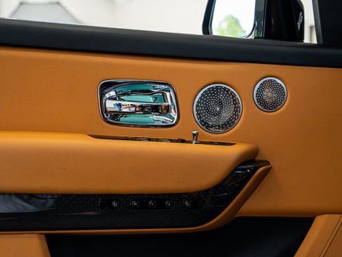 Used 2022 Rolls-Royce Cullinan Black Badge image 21