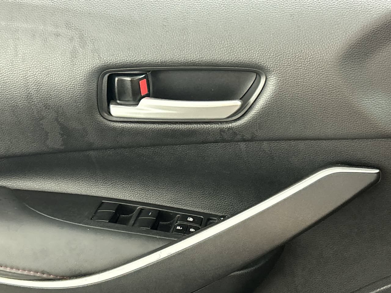 Used 2025 Toyota Corolla SE FWD image 19