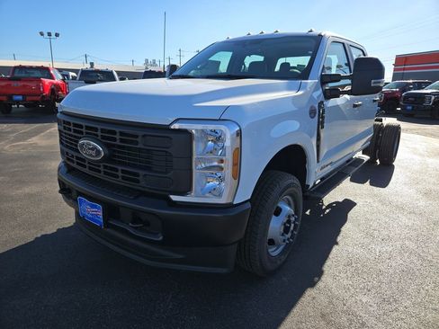 New 2025 Ford F350 XL image 4