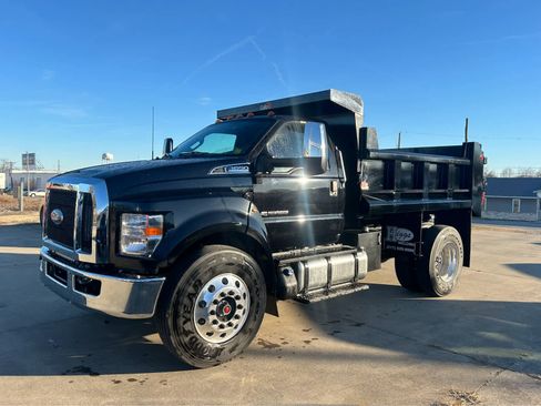 New 2026 Ford F650 Reg Cab image 2