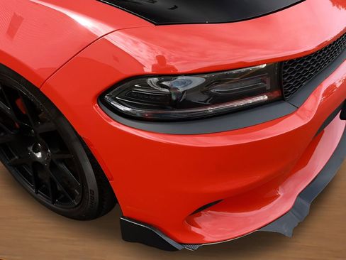 Used 2017 Dodge Charger R/T Scat Pack w/ Beats Audio Group RWD image 17