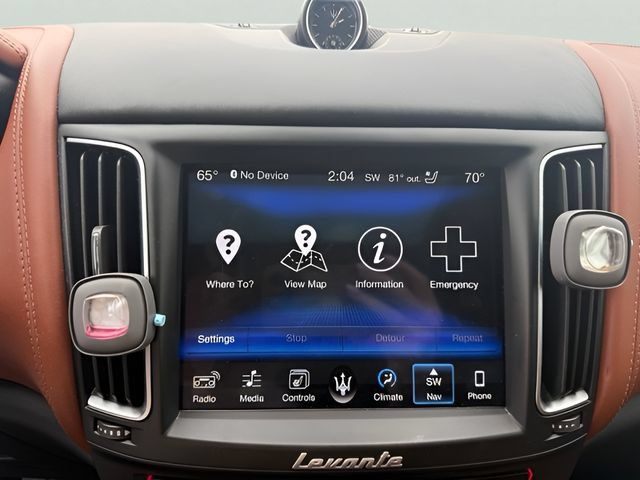 Used 2017 Maserati Levante w/ Luxury Package AWD/4WD image 27