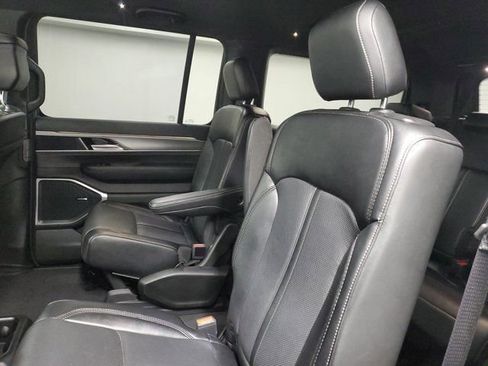 Used 2024 Jeep Wagoneer Series II AWD/4WD image 12