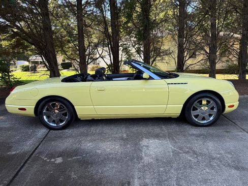 Used 2002 Ford Thunderbird image 40