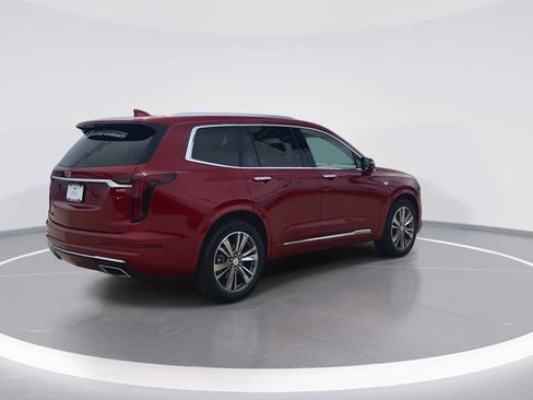 Used 2021 Cadillac XT6 Premium Luxury w/ LPO, Floor Liner Package FWD image 9