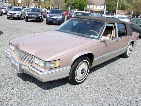 Used 1990 Cadillac De Ville Sedan image 2