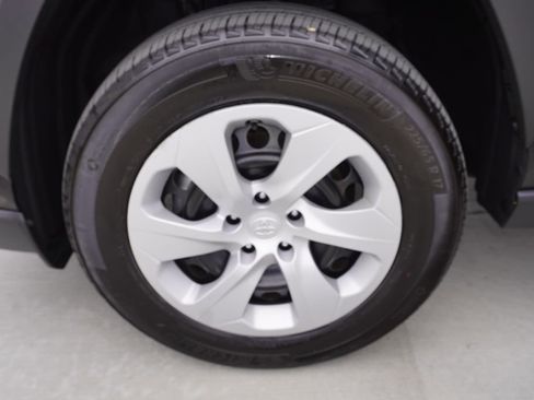 Certified 2025 Toyota RAV4 LE image 23