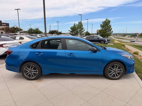 Used 2022 Kia Forte GT-Line FWD image 9