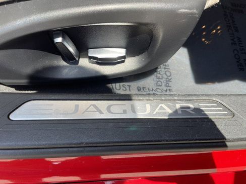 Used 2019 Jaguar XE Premium image 65