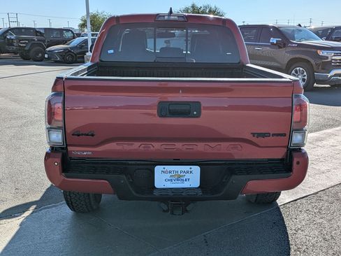 Used 2017 Toyota Tacoma 4x4 Double Cab image 4