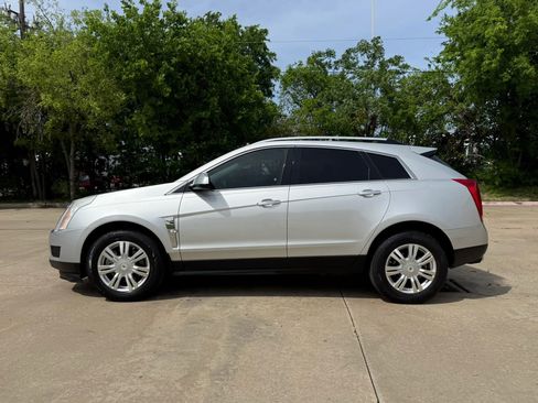Used 2010 Cadillac SRX Luxury FWD image 3