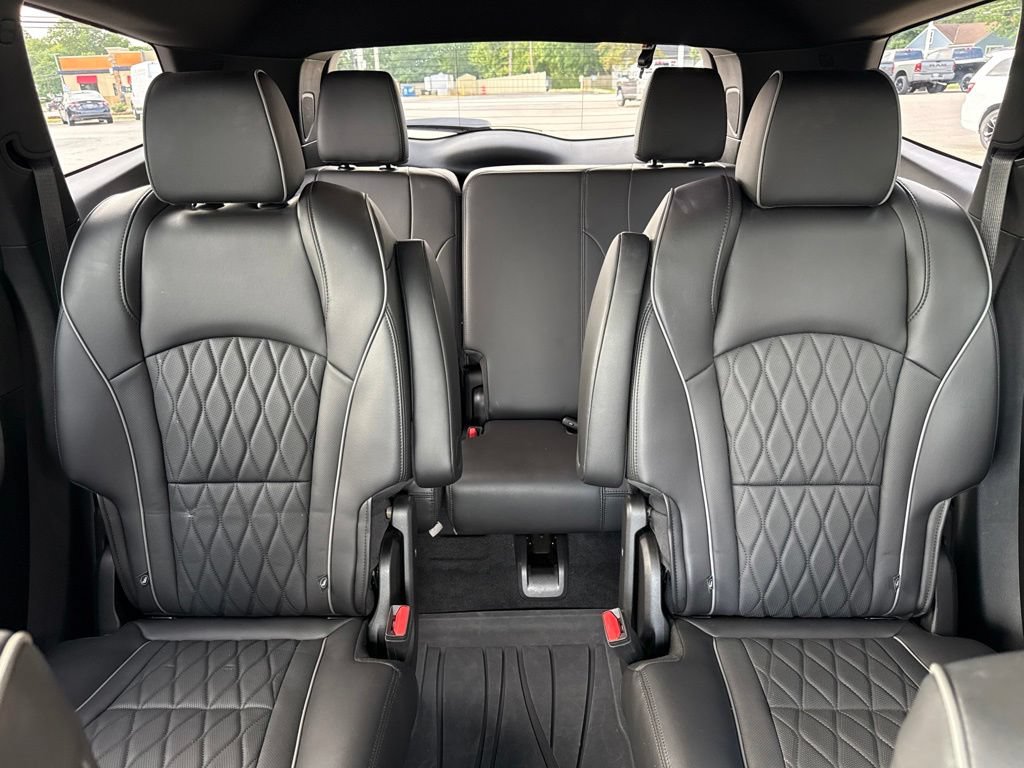 Used 2022 Buick Enclave Avenir w/ Avenir Technology Package AWD/4WD image 48