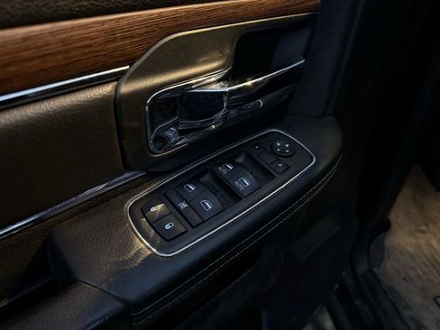 Used 2014 RAM 3500 Laramie image 42