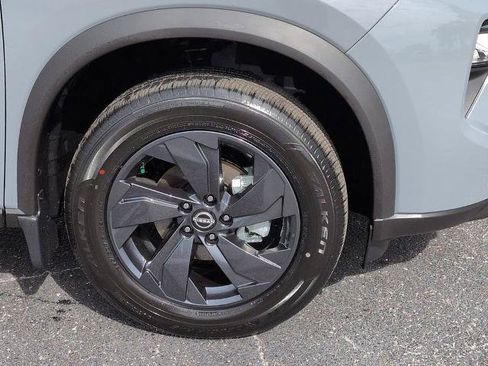 Certified 2026 Nissan Rogue SV FWD image 11