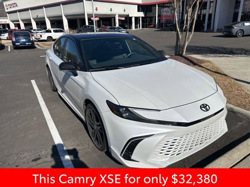 Used 2025 Toyota Camry XSE image 7