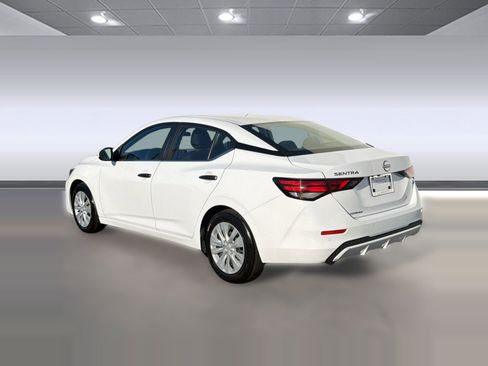 Used 2025 Nissan Sentra S image 3