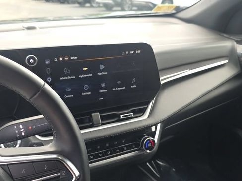 New 2026 Chevrolet Equinox LT w/ Convenience Package II AWD/4WD image 17