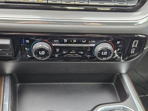 Used 2023 Chevrolet Silverado 1500 High Country w/ Technology Package AWD/4WD image 16