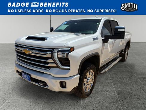 Used 2024 Chevrolet Silverado 2500 High Country w/ Technology Package AWD/4WD image 7