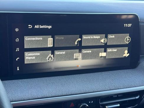 Certified 2025 Nissan Kicks SV image 32