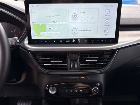 Certified 2025 Ford Escape SE image 23