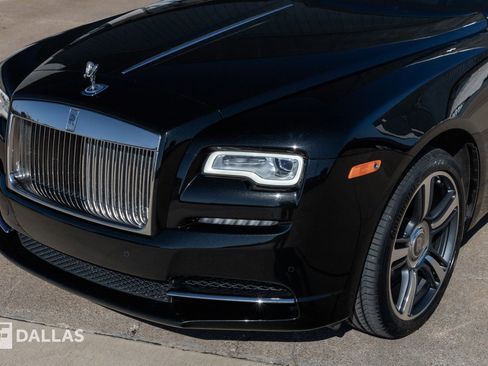 Used 2017 Rolls-Royce Wraith image 7