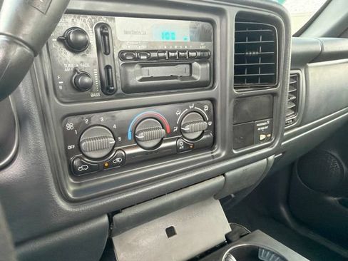 Used 2000 GMC Sierra 1500 SL w/ Convenience Group RWD image 18
