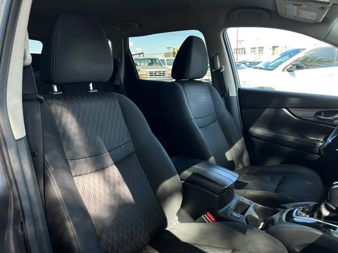 Used 2019 Nissan Rogue SV AWD/4WD image 11