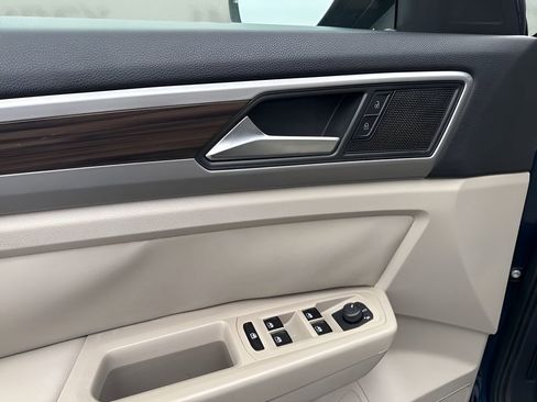 Used 2021 Volkswagen Atlas SE image 26