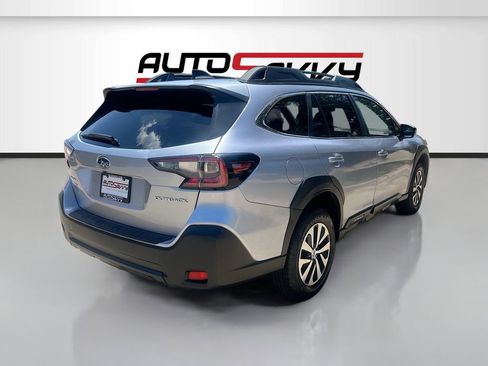 Used 2025 Subaru Outback Premium AWD/4WD image 7