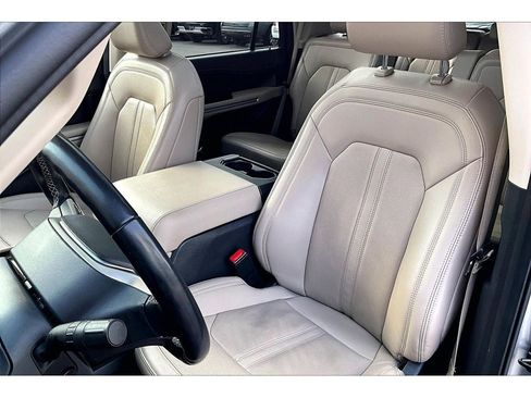 Used 2024 Ford Expedition Limited image 27