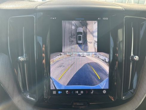 Certified 2025 Volvo XC60 B5 Plus image 23