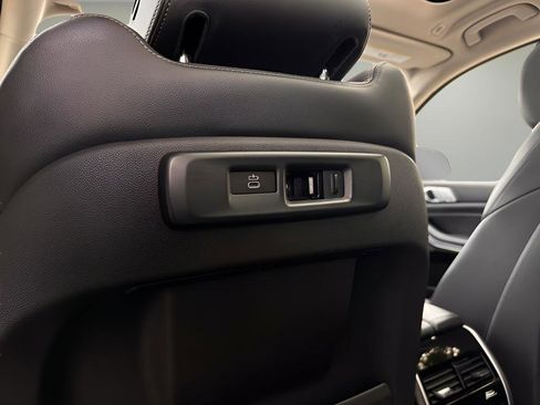 Used 2020 BMW X7 xDrive40i w/ Premium Package AWD/4WD image 21