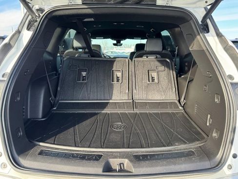 Used 2022 Buick Enclave Premium image 6