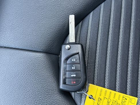 Used 2018 Toyota Camry SE image 29