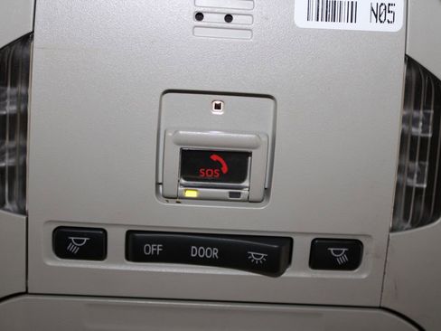 Used 2023 Toyota Highlander L image 39