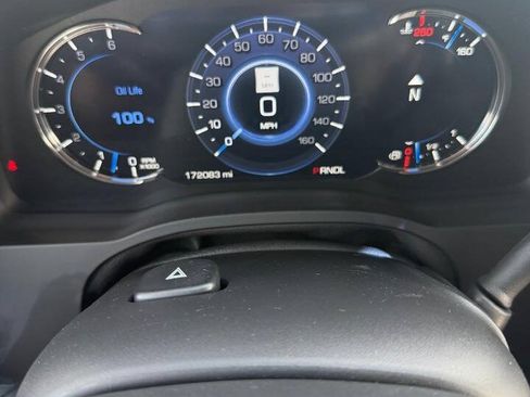 Used 2018 Cadillac Escalade ESV Premium Luxury AWD/4WD image 64
