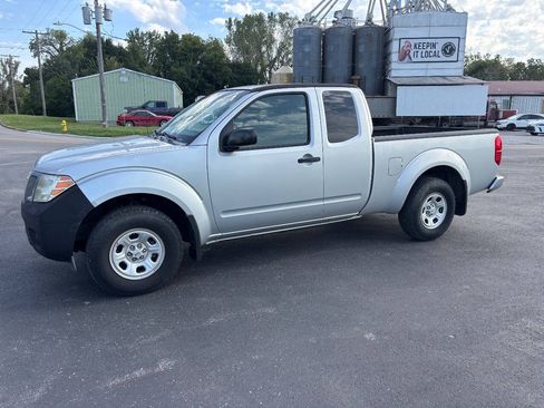 Used 2009 Nissan Frontier XE RWD image 1
