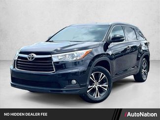 Used 2016 Toyota Highlander XLE AWD/4WD video 1