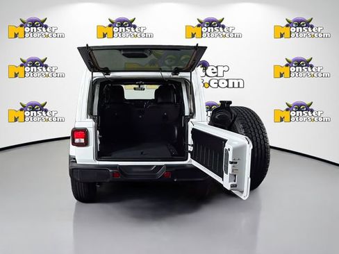Used 2021 Jeep Wrangler Unlimited Sahara w/ Uconnect 4C Nav & Sound Group AWD/4WD image 26