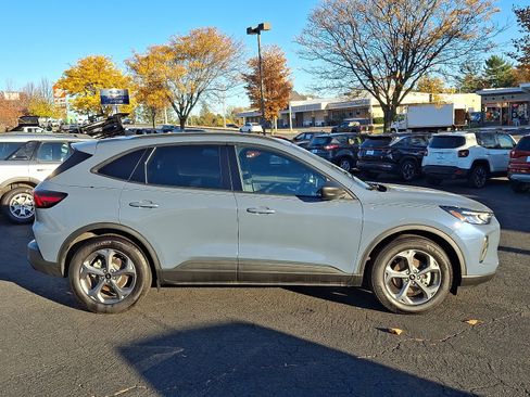 Used 2025 Ford Escape ST-Line w/ Tech Pack #1 image 7